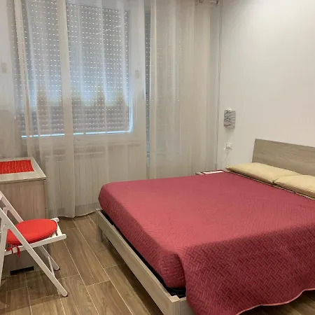 Ema's Place דירה *